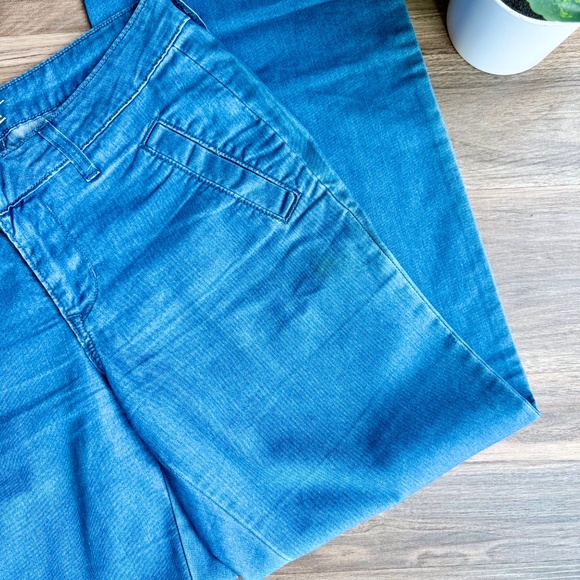 Old Navy The Flirt Size 6 Mid Rise Wide Leg Lightweight Blue Jeans - Picture 9 of 16